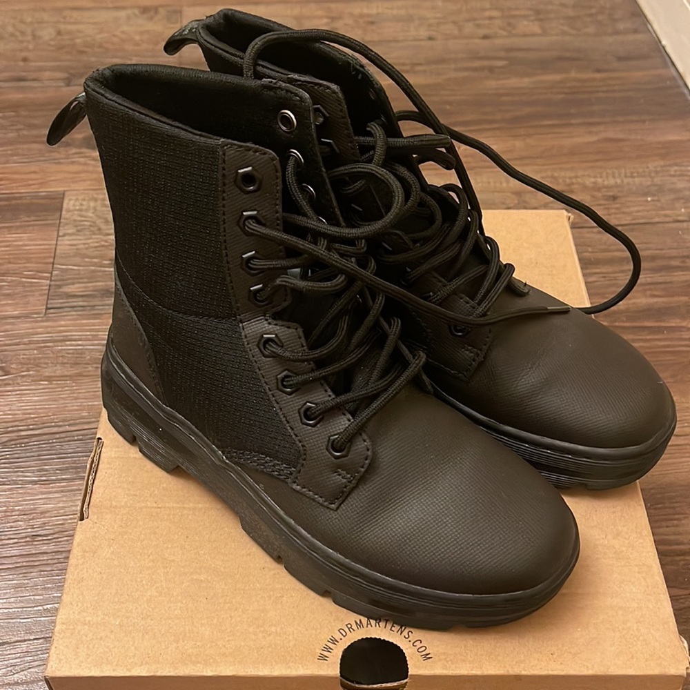 COPY - Dr. Martens Combs II sz 6 mens/7.5 womens